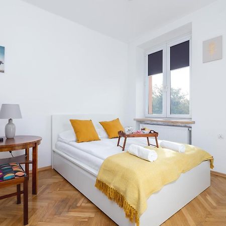 Old Town Apartments Basztowa By Renters 克拉科夫 外观 照片