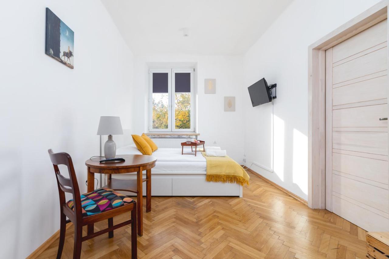 Old Town Apartments Basztowa By Renters 克拉科夫 外观 照片
