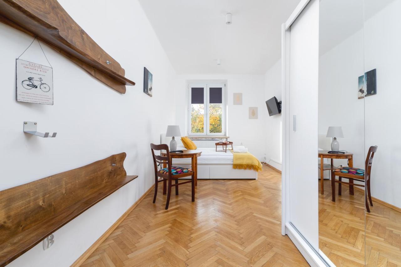 Old Town Apartments Basztowa By Renters 克拉科夫 外观 照片