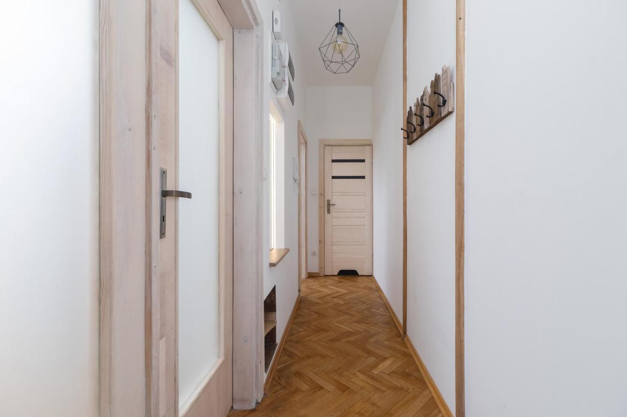 Old Town Apartments Basztowa By Renters 克拉科夫 外观 照片
